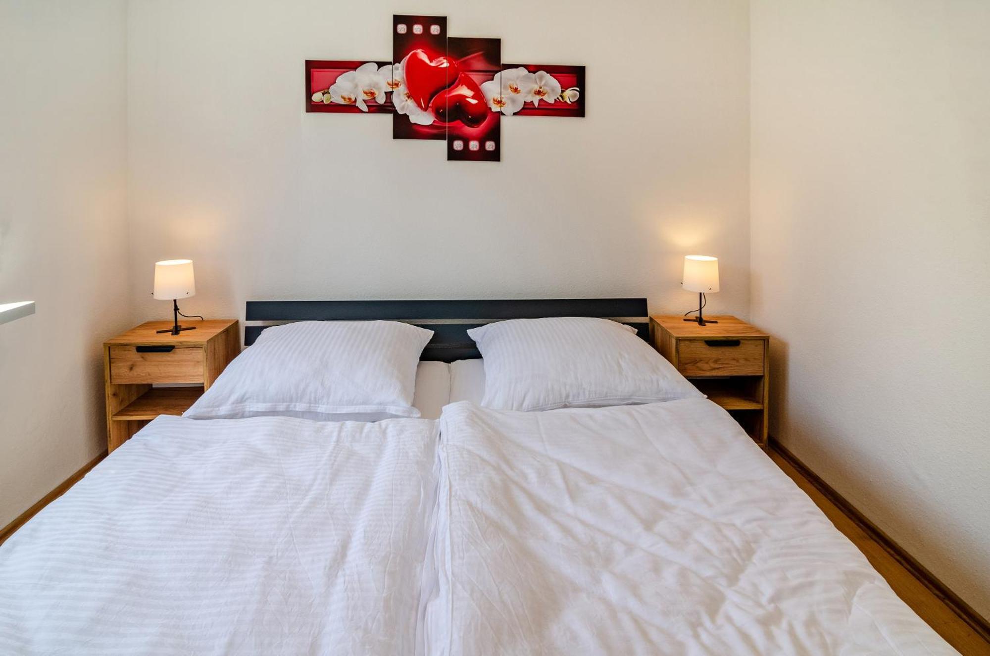 Ferienhaus Sonnenschein - Wohnung 1 Norden Exteriör bild